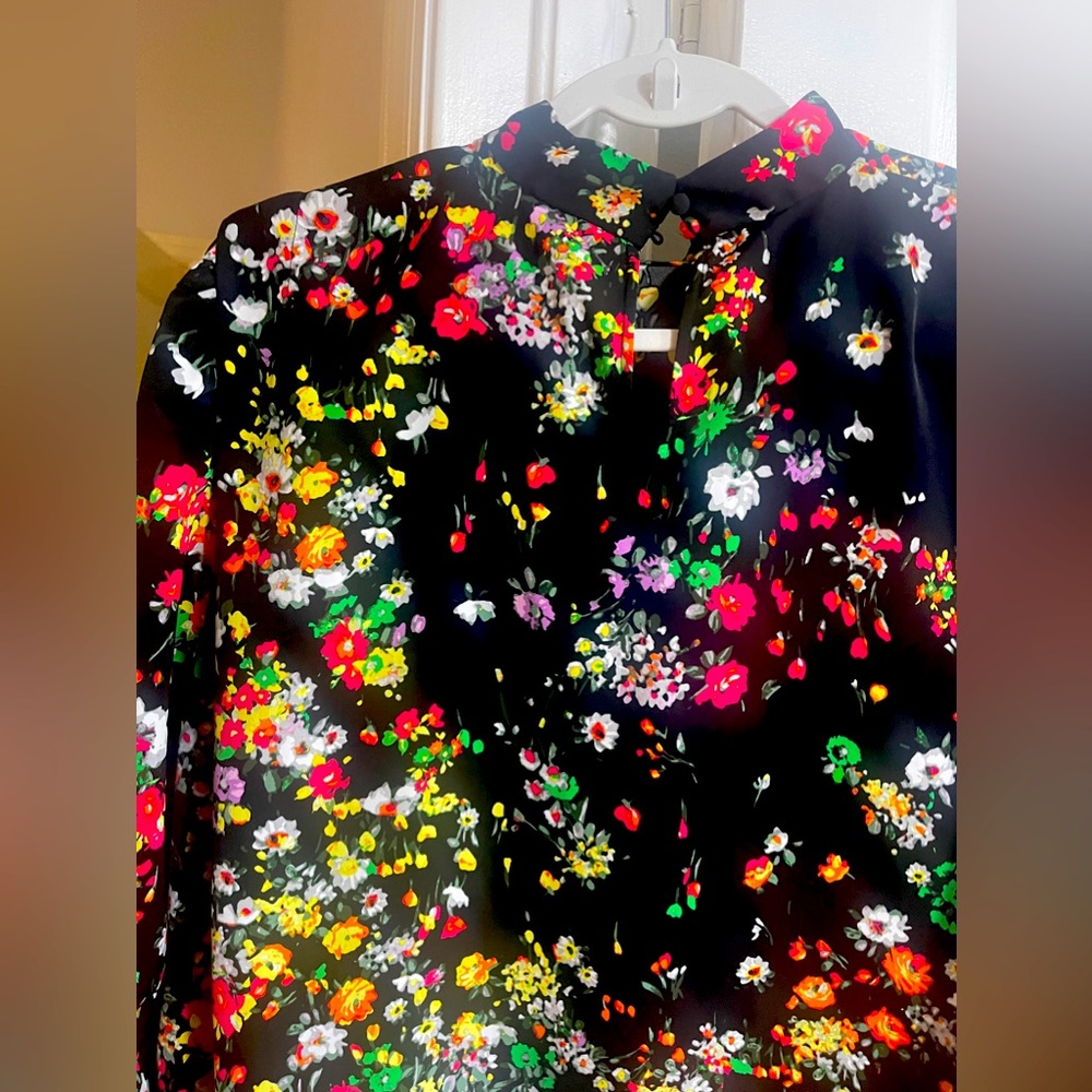 Shirt - Picture 2 of 7